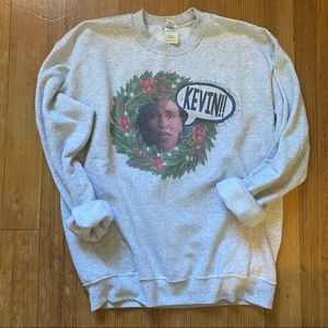 “Home Alone" Holiday Sweatshirt 🧣😱🍕